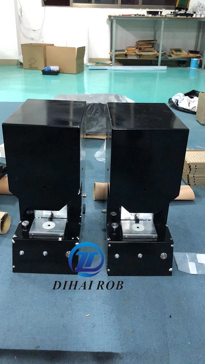 半自動(dòng)旋蓋機(jī)